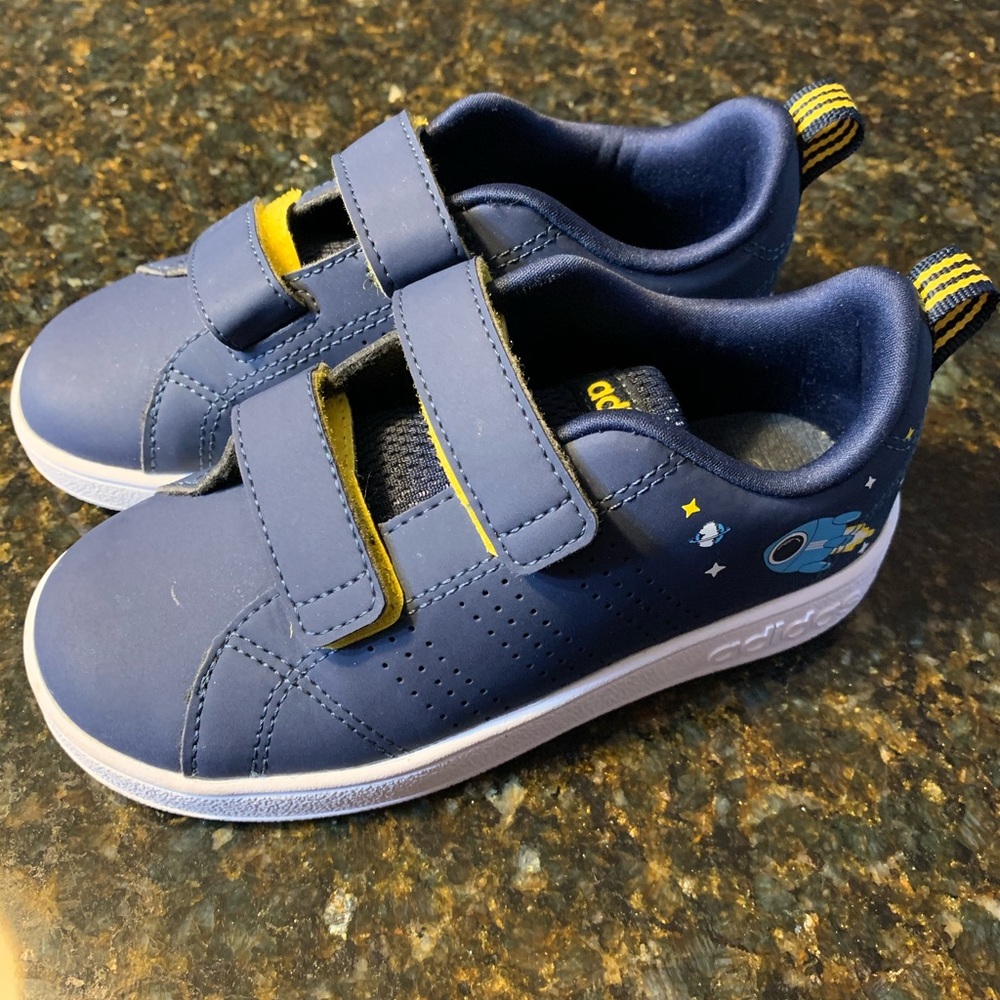 Adidas Shoes size 10 Navy Blue Rocket